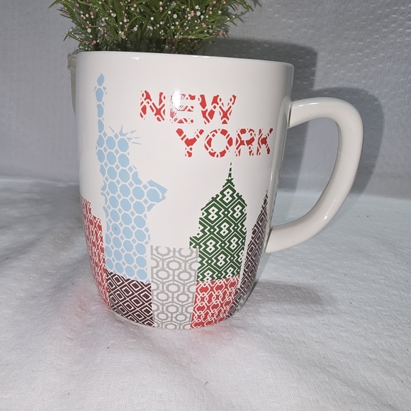 New York Cityscape Mug - Red, Green, Blue - Picture 1 of 6